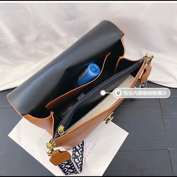 Cute Crossbody - Picture 4 of 8